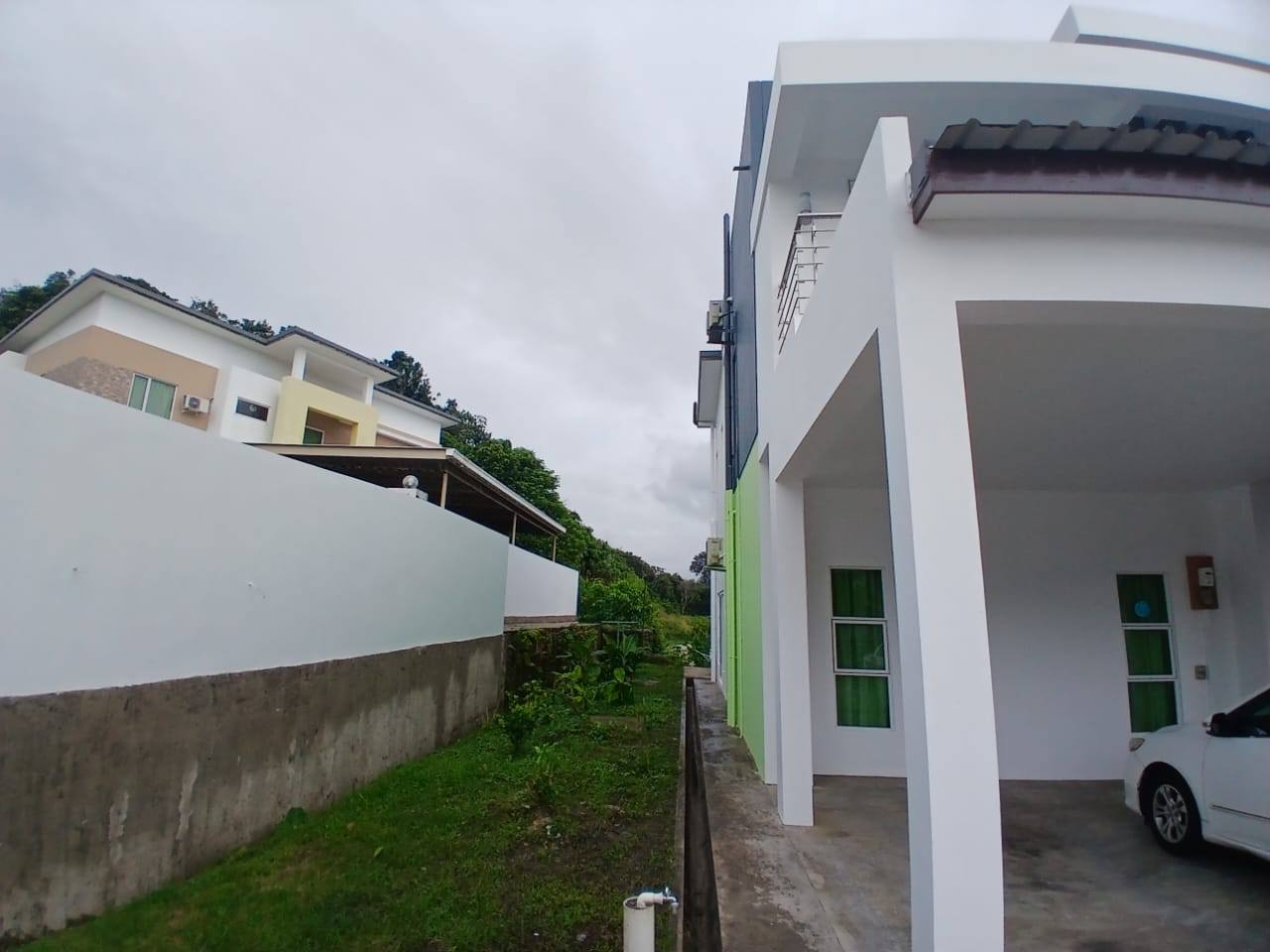 Semi Detached House for rent / sale (newly renovated)