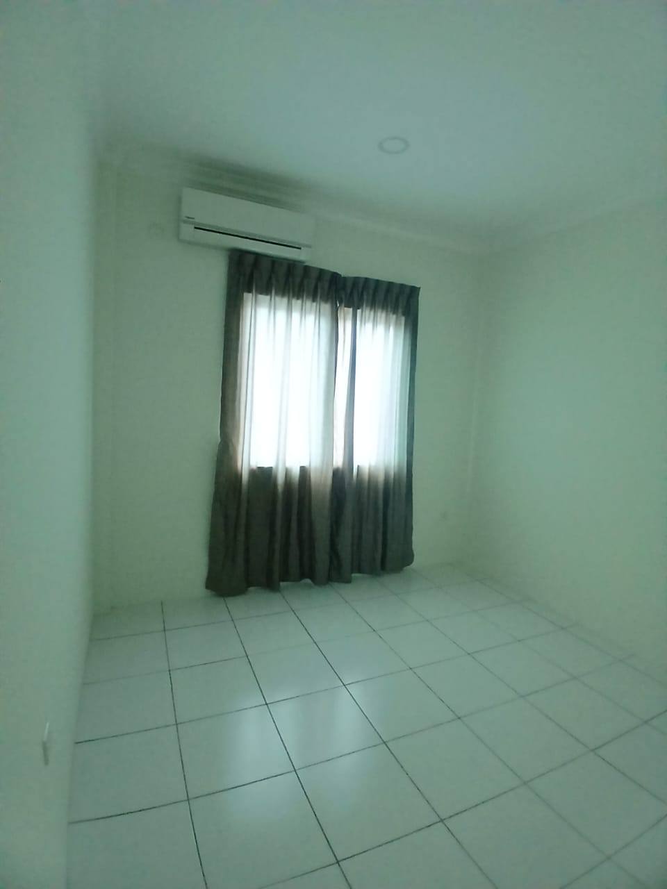 Semi Detached House for rent / sale (newly renovated)