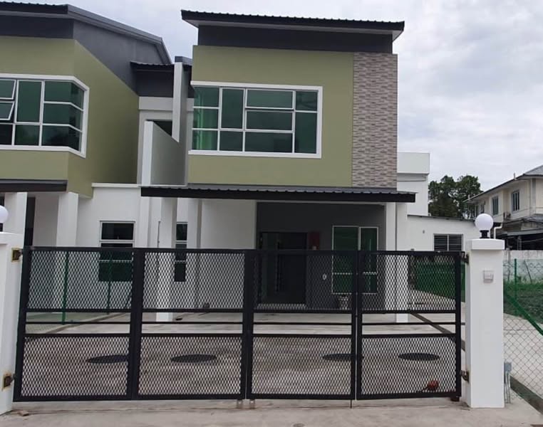 Double storey semi detached house for rent