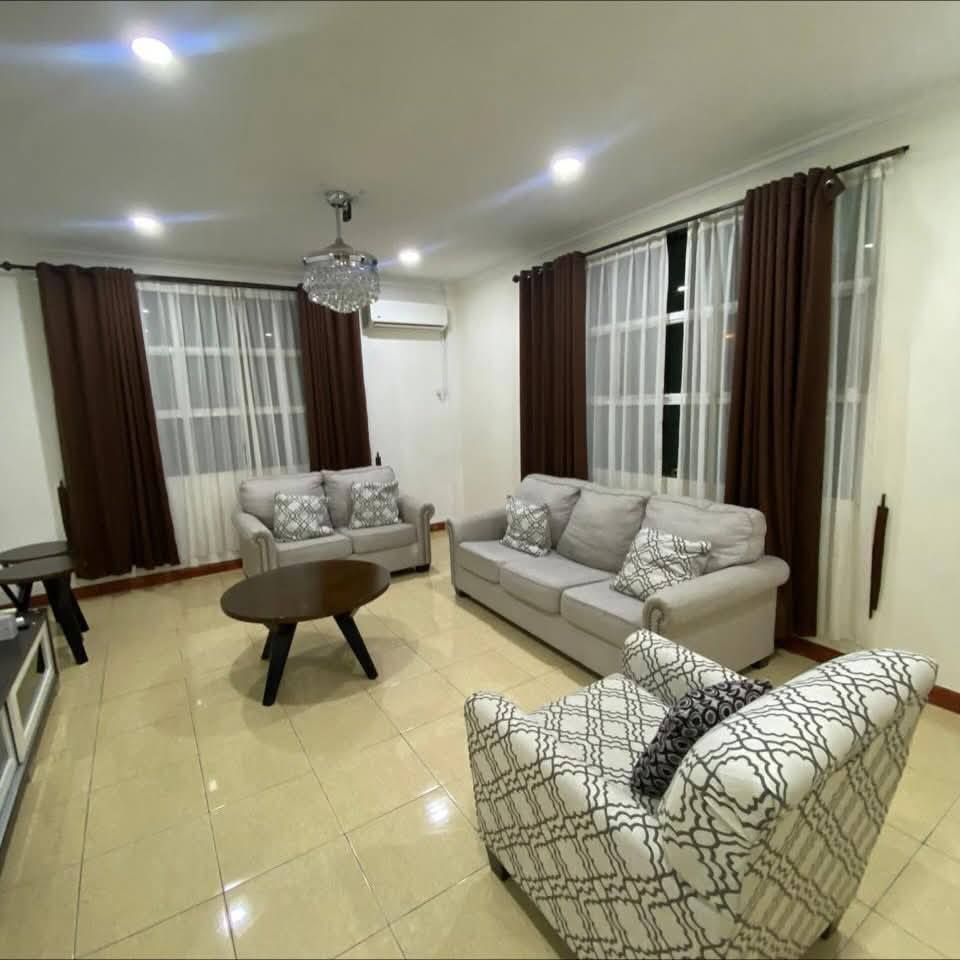 SEMI DETACHED HOUSE FOR RENT AT JERUDONG