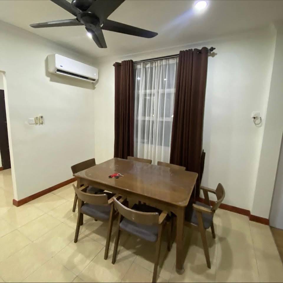 SEMI DETACHED HOUSE FOR RENT AT JERUDONG