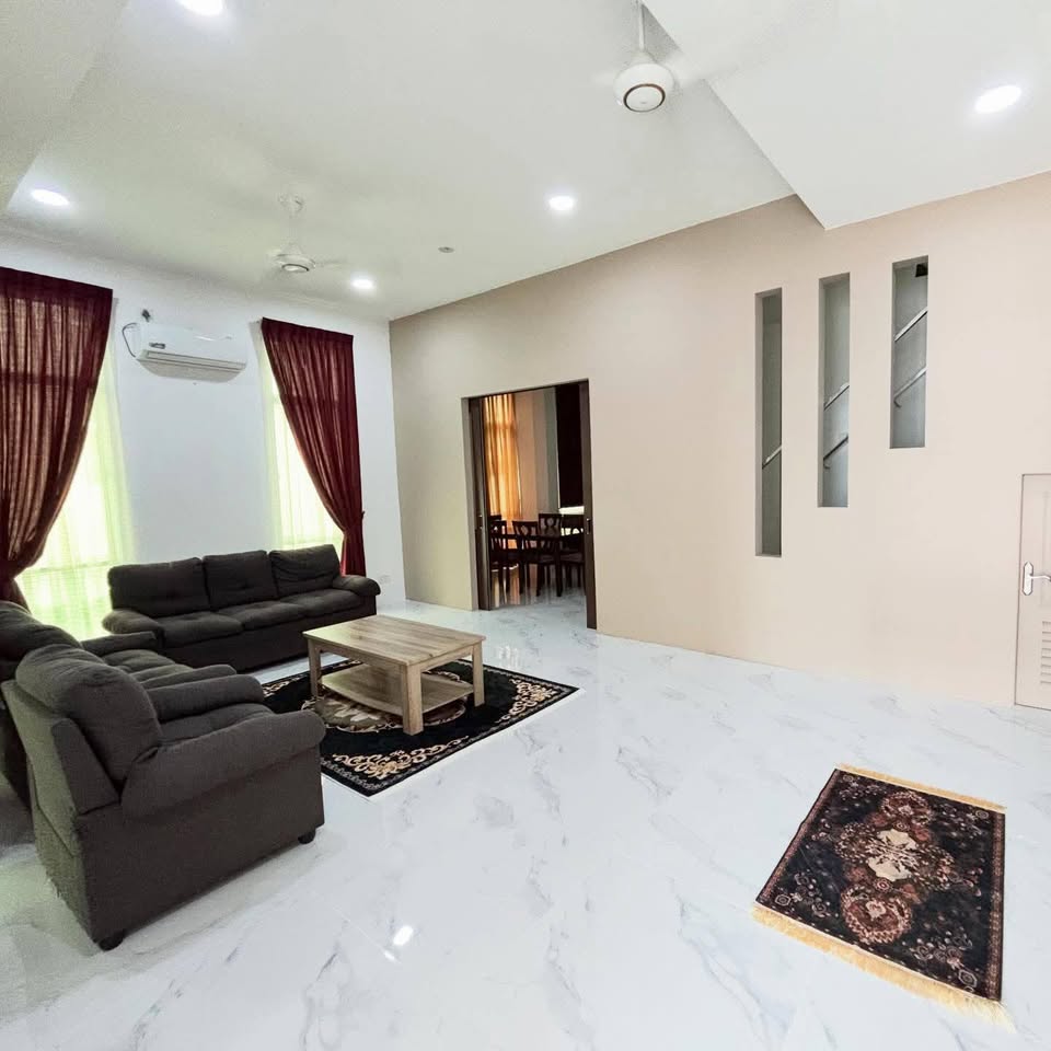 SEMI DETACHED HOUSE FOR RENT AT KIARONG