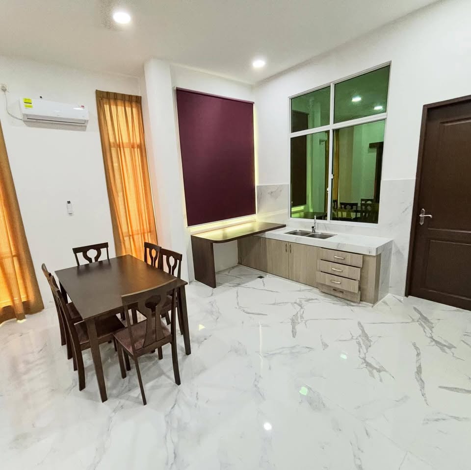 SEMI DETACHED HOUSE FOR RENT AT KIARONG