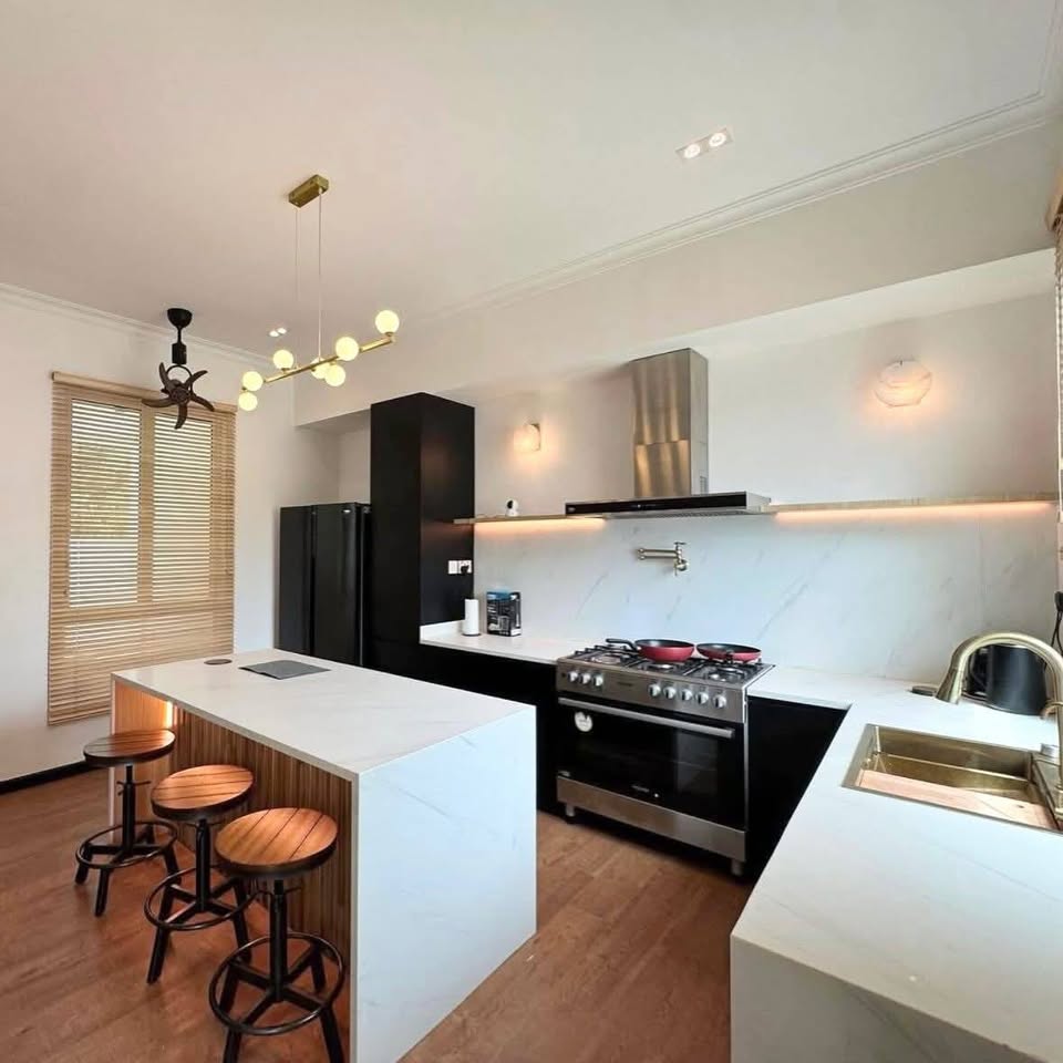 SEMI DETACHED HOUSE FOR RENT LAMBAK